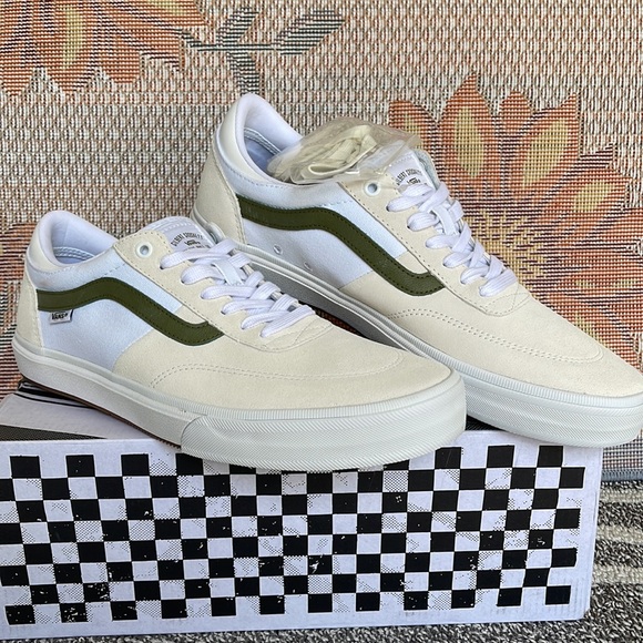 Vans WMNS Gilbert Crockett 
True White/Green
VN0A5JIF133
sneakers - Picture 6 of 16